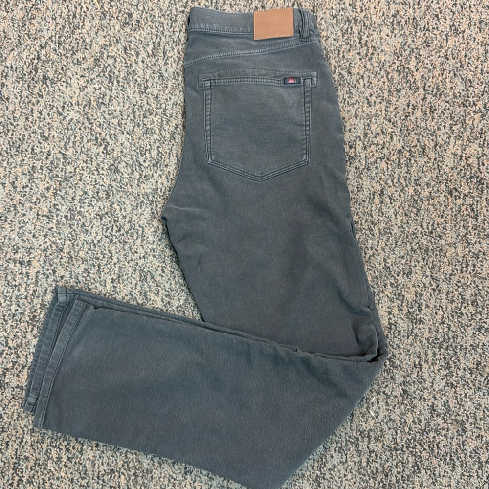 Faherty Men's Charcoal Gray Chinos